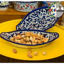 Load image into Gallery viewer, Felucca Ceramic Oval plate with Handle
